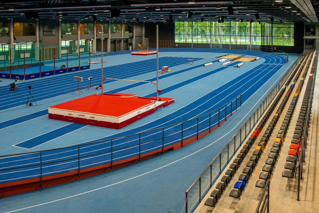 Stadium Hotel Valmiera Extérieur photo